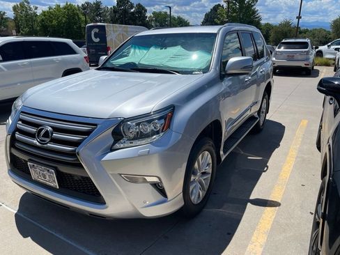 Used 2018 Lexus GX 460 Premium w/ Premium Package AWD/4WD image 2