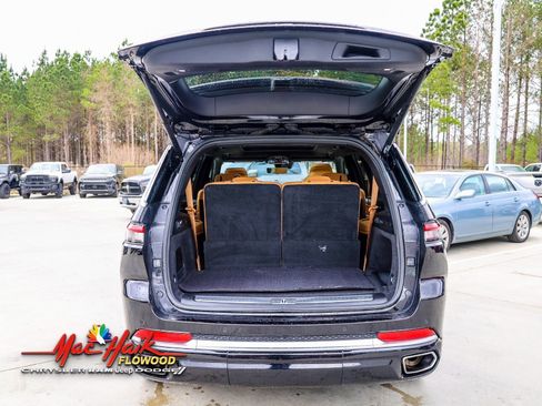 Used 2021 Jeep Grand Cherokee L Summit image 8