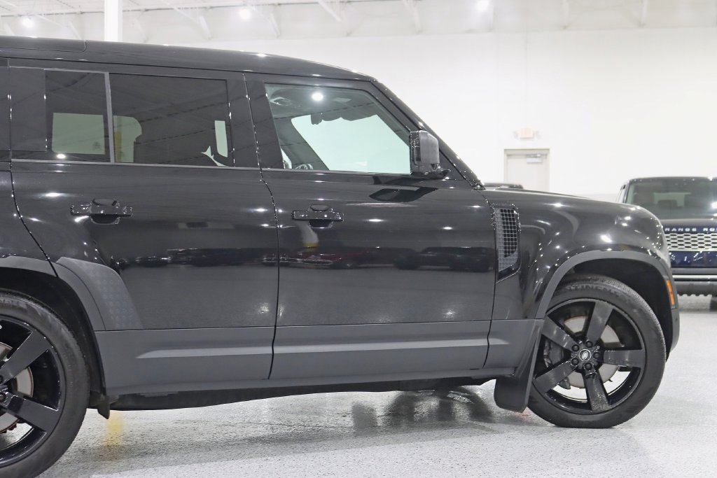 Used 2024 Land Rover Defender 110 SE AWD/4WD image 11