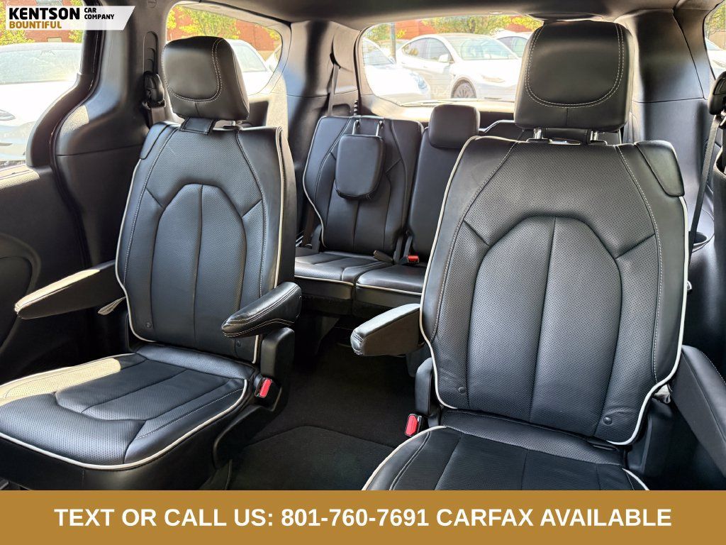 Used 2026 Chrysler Pacifica Limited FWD image 33