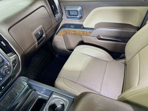 Used 2018 Chevrolet Silverado 1500 LT w/ Texas Edition image 21