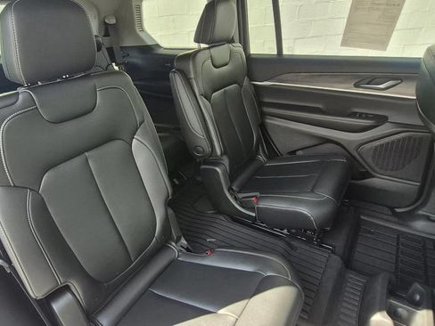 Used 2024 Jeep Grand Cherokee L Limited AWD/4WD image 78