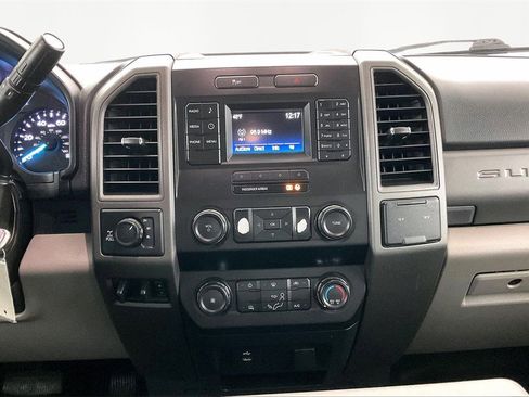 Used 2019 Ford F350 XL w/ Power Equipment Group image 9