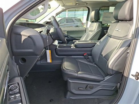 New 2025 Ford Expedition Max Platinum w/ Driver's Package image 10