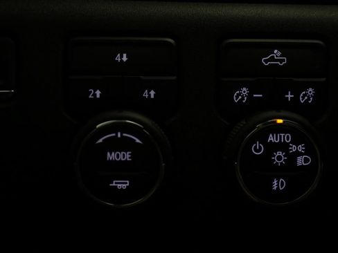 Used 2025 Chevrolet Silverado 2500 LT w/ Convenience Package AWD/4WD image 22