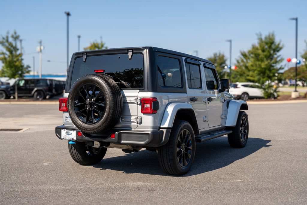 Used 2023 Jeep Wrangler Unlimited Sahara AWD/4WD image 7