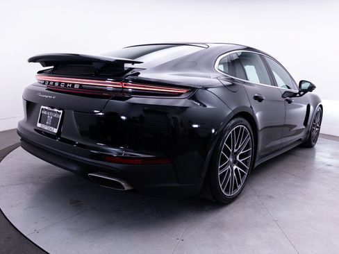Used 2024 Porsche Panamera 4 w/ Premium Package AWD/4WD image 25