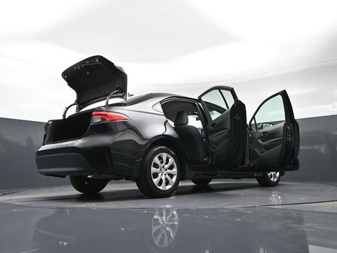 Used 2024 Toyota Corolla LE image 33