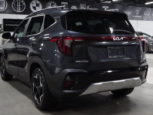 Used 2025 Kia Seltos EX w/ EX Sunroof Package FWD image 3