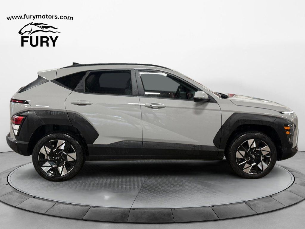 Used 2025 Hyundai Kona SEL AWD/4WD image 3