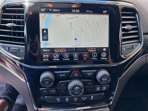 Used 2021 Jeep Grand Cherokee Trailhawk w/ Trailhawk Luxury Group AWD/4WD image 15