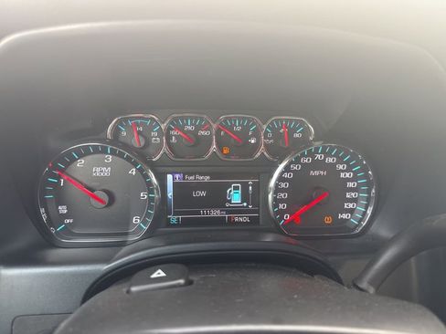 Used 2018 Chevrolet Silverado 1500 LT w/ LT Eassist Package AWD/4WD image 11