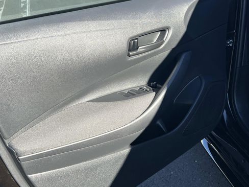 Used 2023 Toyota Corolla LE image 6