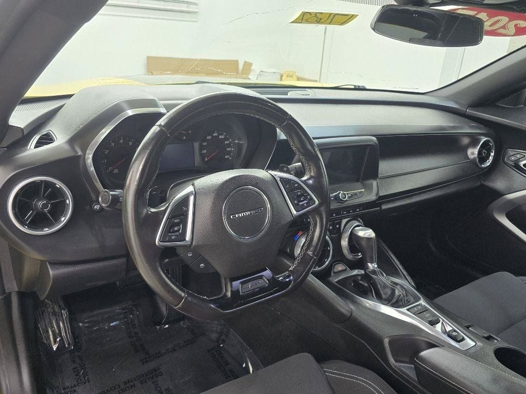 Used 2017 Chevrolet Camaro LT RWD image 11