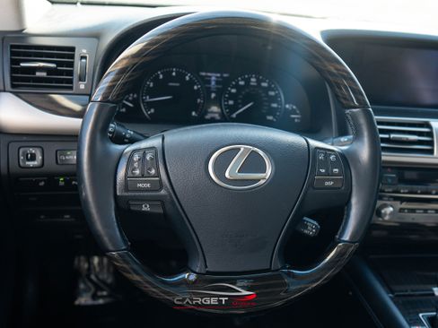 Used 2014 Lexus LS 460 AWD image 24