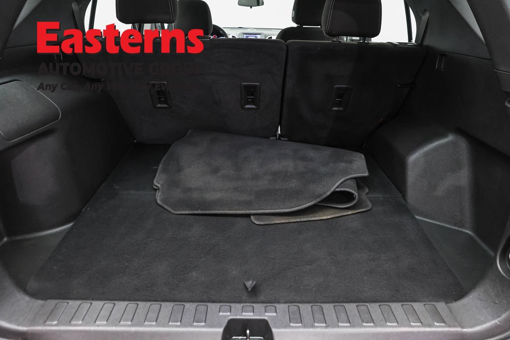 Used 2023 Chevrolet Equinox LS w/ Driver Confidence II Package FWD image 10