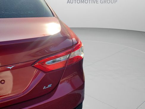 Used 2018 Toyota Camry LE FWD image 22