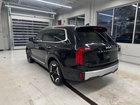 Used 2023 Kia Telluride S AWD/4WD image 4