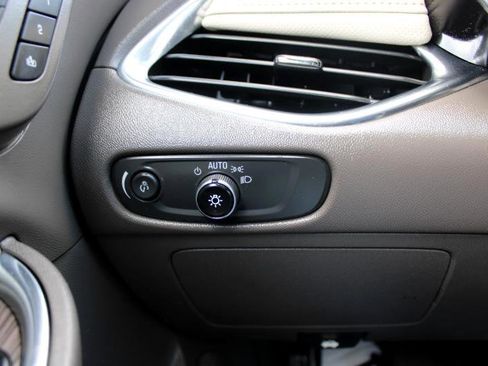 Used 2019 Chevrolet Malibu Premier w/ Sun and Wheel Package image 28