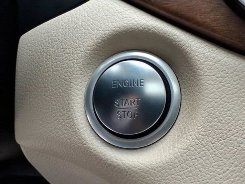 Used 2019 Mercedes-Benz GLA 250 w/ Premium Package image 25