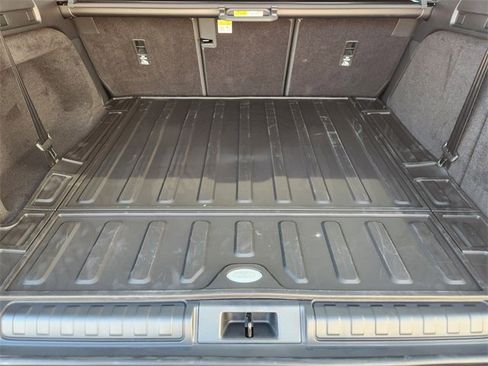 New 2025 Land Rover Discovery S image 22