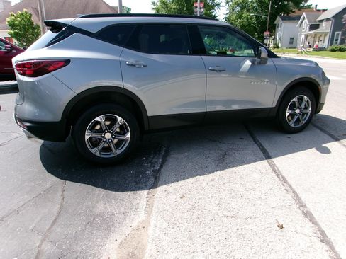 Used 2025 Chevrolet Blazer LT w/ Convenience Package FWD image 5