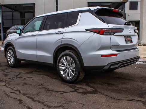 New 2026 Mitsubishi Outlander ES AWD/4WD image 4