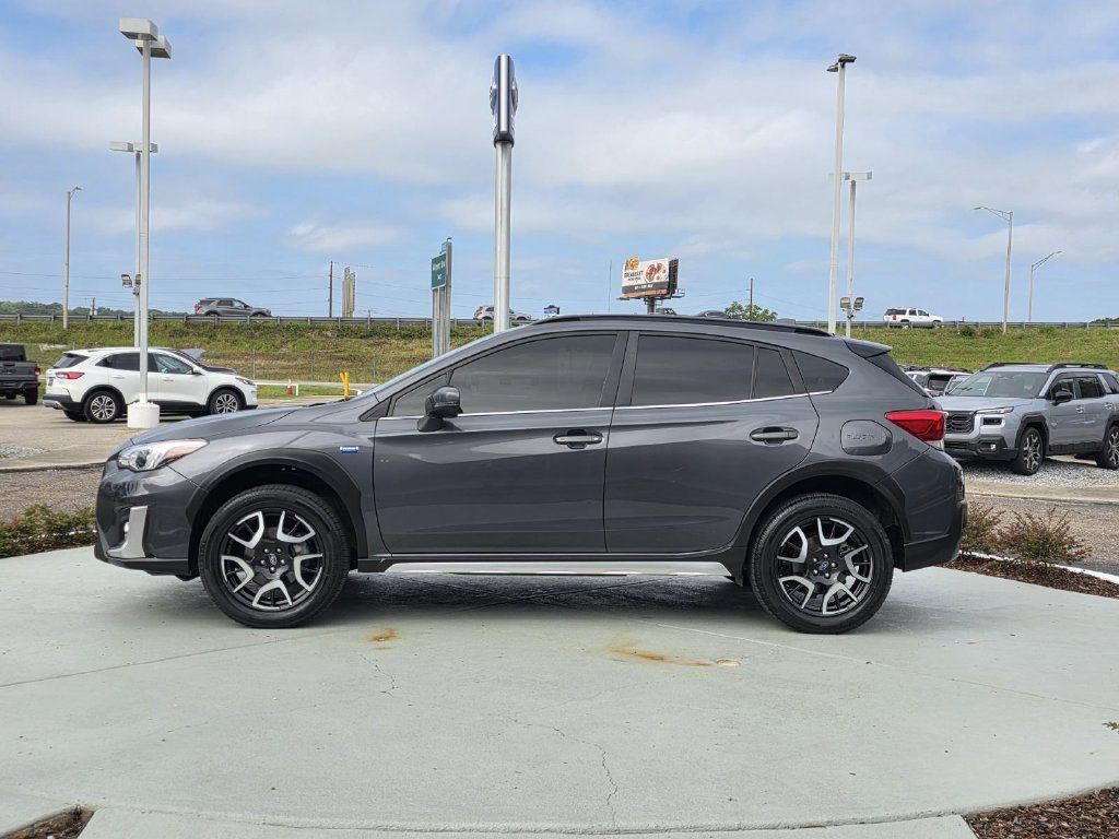 Used 2020 Subaru Crosstrek Hybrid w/ Moonroof Package w/Navigation AWD/4WD image 6