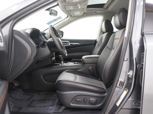 Used 2020 Nissan Pathfinder SL image 22