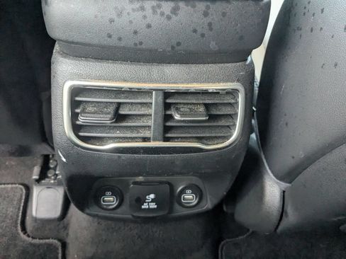 Used 2022 Hyundai Santa Fe Limited AWD/4WD image 35