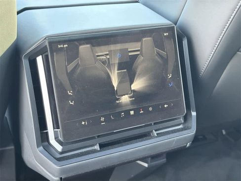 Used 2024 Tesla Cybertruck AWD Crew Cab image 31