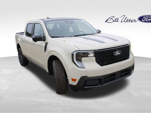 New 2025 Ford Maverick Lariat w/ Black Appearance Package image 2