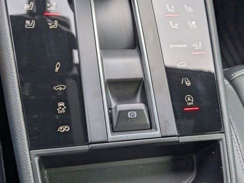 Certified 2022 Porsche Macan GTS image 17