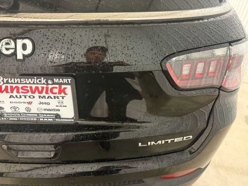 Used 2019 Jeep Compass Limited AWD/4WD image 18