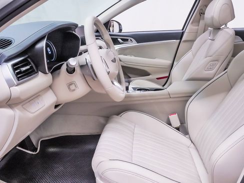 Certified 2026 Genesis G70 2.5T Prestige image 9