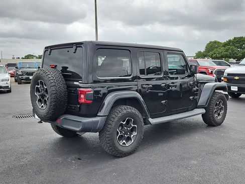 Used 2018 Jeep Wrangler Unlimited Sahara AWD/4WD image 6