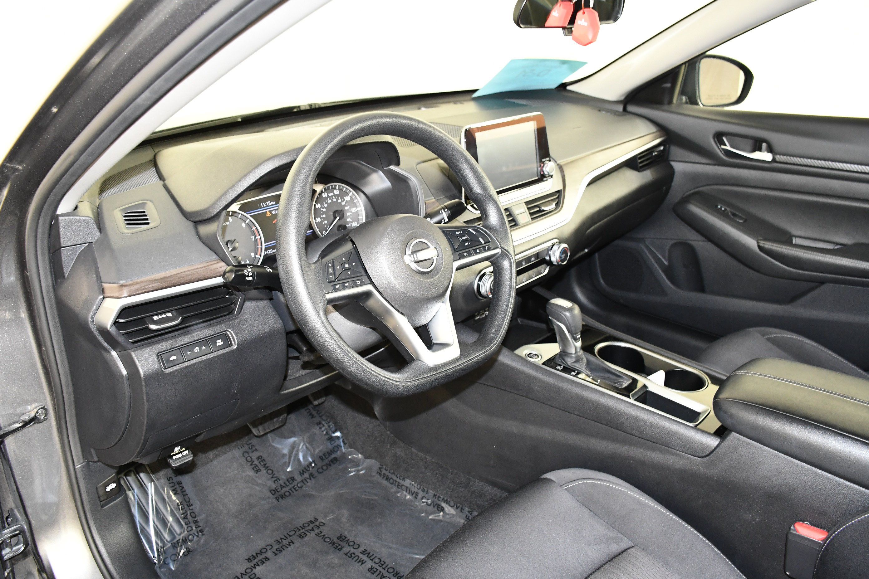 Used 2024 Nissan Altima 2.5 SV FWD image 36