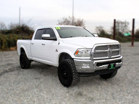 Used 2018 RAM 2500 Laramie image 1