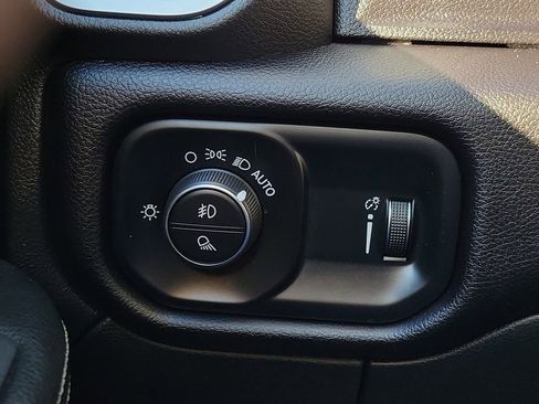 Used 2021 RAM 3500 Big Horn w/ Level 1 Equipment Group image 18