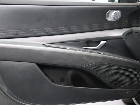 Certified 2025 Hyundai Elantra SE image 23