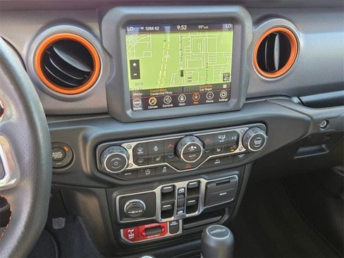 Used 2023 Jeep Gladiator Mojave w/ Cold Weather Group image 24