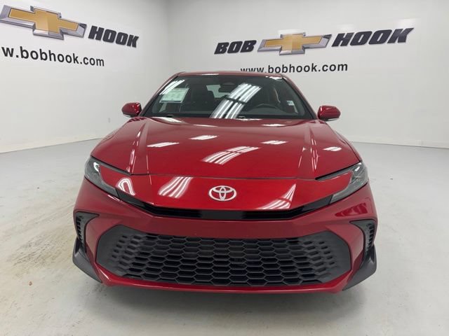 Used 2025 Toyota Camry SE FWD image 2