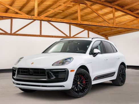 Used 2023 Porsche Macan GTS image 1