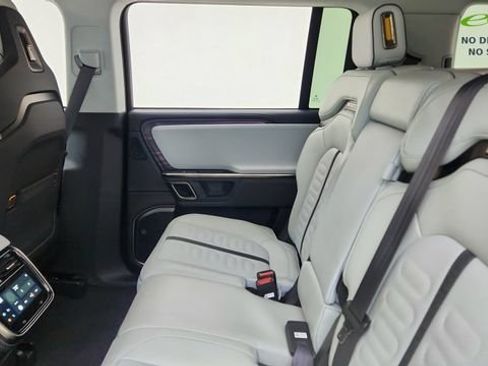 Used 2024 Rivian R1S Adventure AWD/4WD image 33