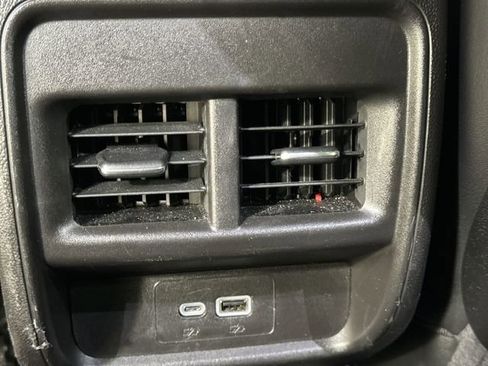 Certified 2025 Cadillac XT4 Premium Luxury image 21