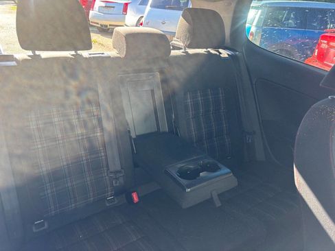 Used 2013 Volkswagen Golf 2-Door FWD image 15