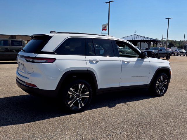 New 2027 Jeep Grand Cherokee Limited AWD/4WD image 15