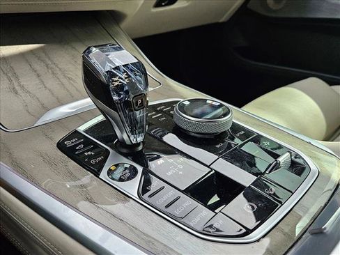 Used 2020 BMW X7 M50i AWD/4WD image 9