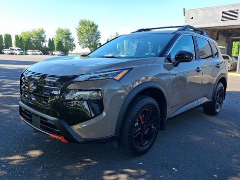 New 2026 Nissan Rogue SV image 3