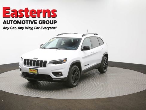 Used 2023 Jeep Cherokee Altitude Lux image 55